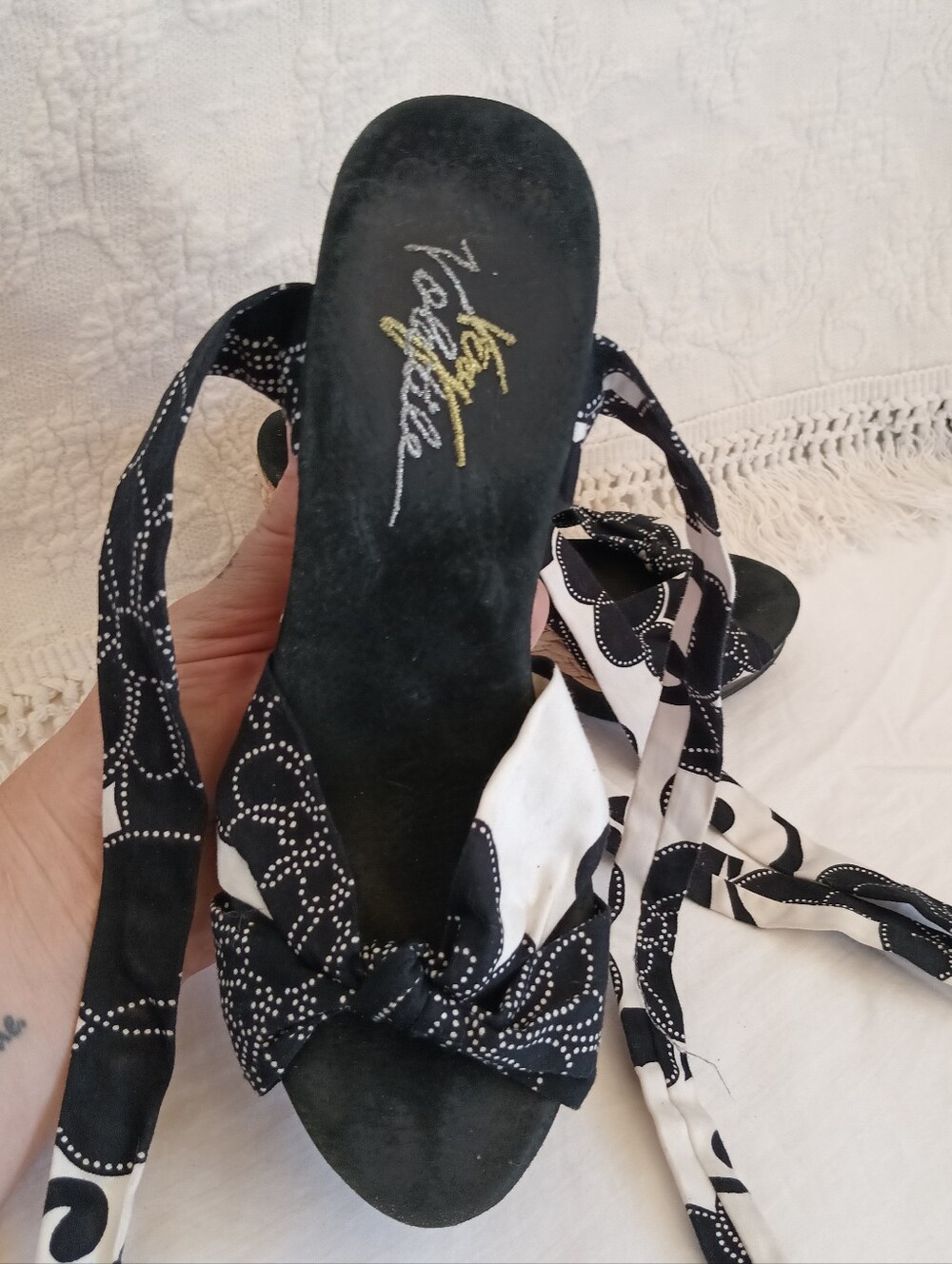 Very Volatile Black & White Lace-Up Espadrille Wedge Sandals Floral High Heels - Picture 6 of 10